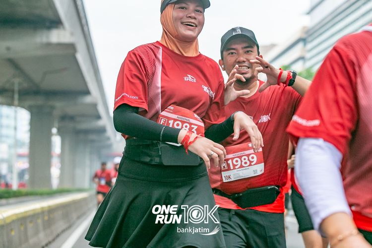 Race photo from ONE RUN 10 K
