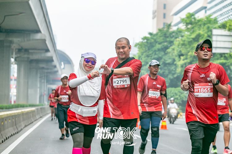 Race photo from ONE RUN 10 K