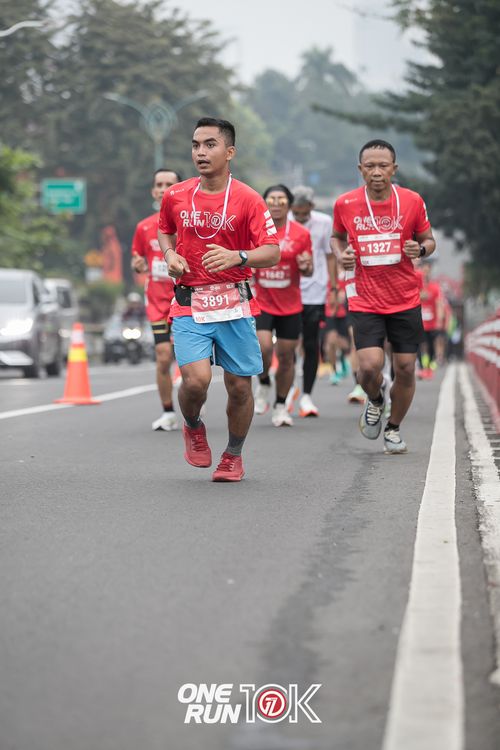 Race photo from ONE RUN 10K 2025