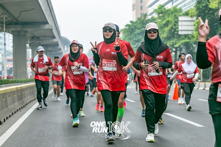 Race photo from ONE RUN 10 K