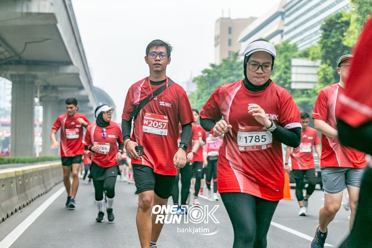 Race photo from ONE RUN 10 K