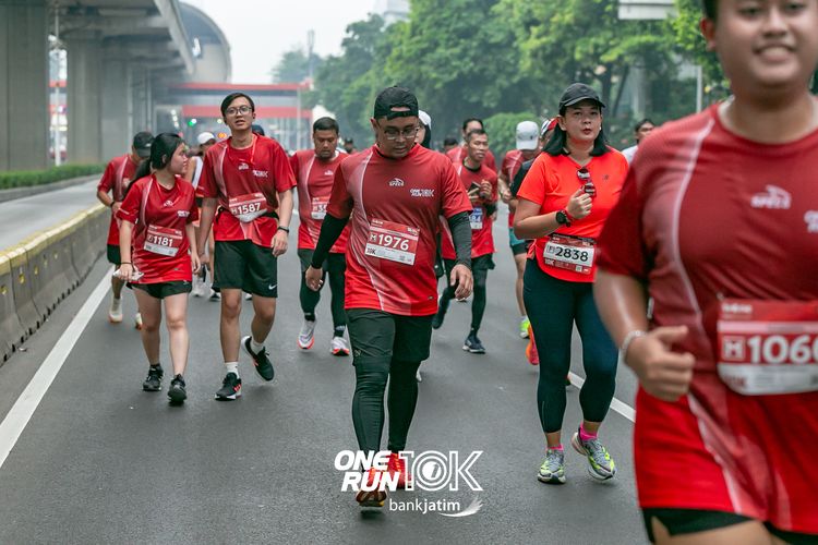 Race photo from ONE RUN 10 K