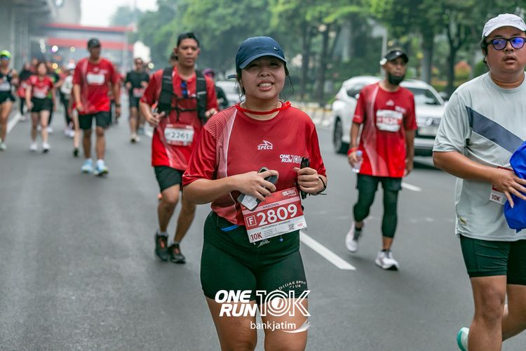 Race photo from ONE RUN 10 K
