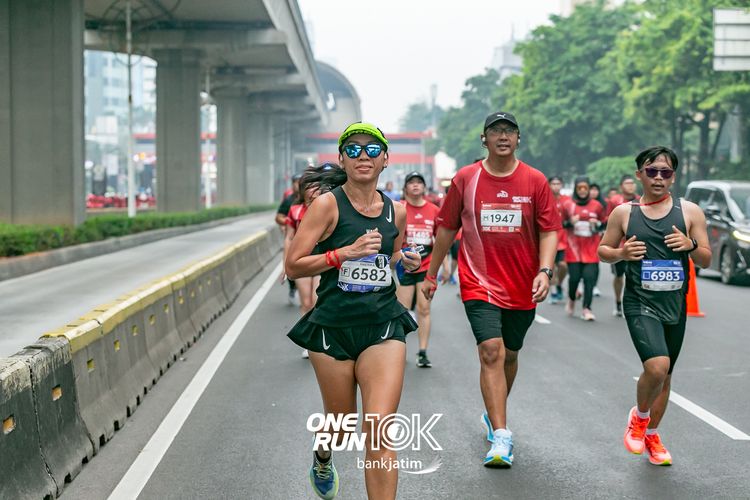 Race photo from ONE RUN 10 K