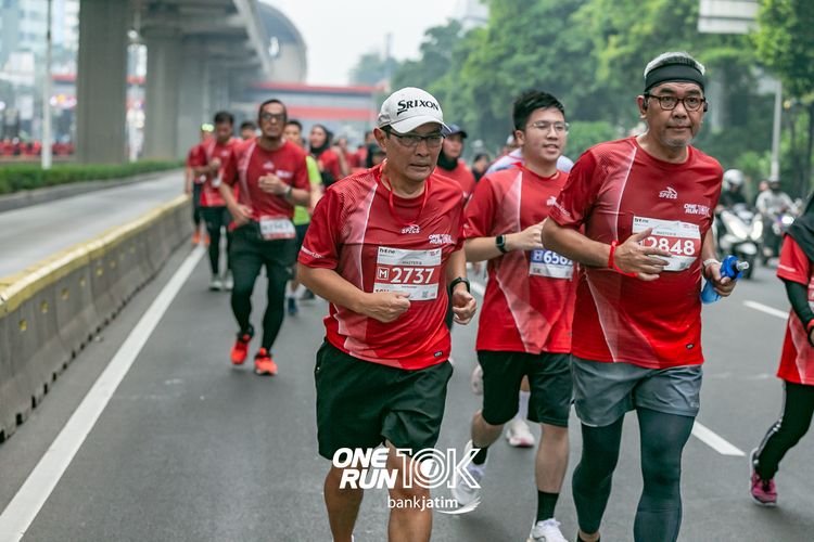Race photo from ONE RUN 10 K