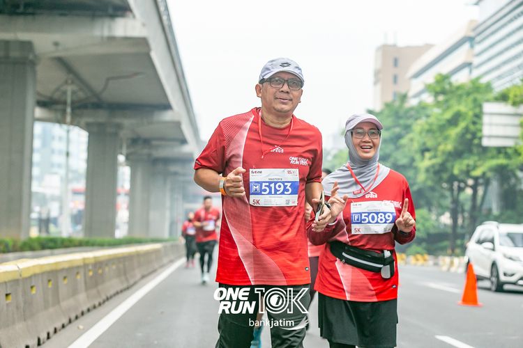 Race photo from ONE RUN 10 K