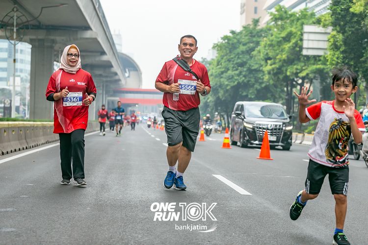 Race photo from ONE RUN 10 K