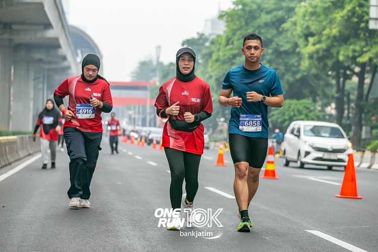 Race photo from ONE RUN 10 K