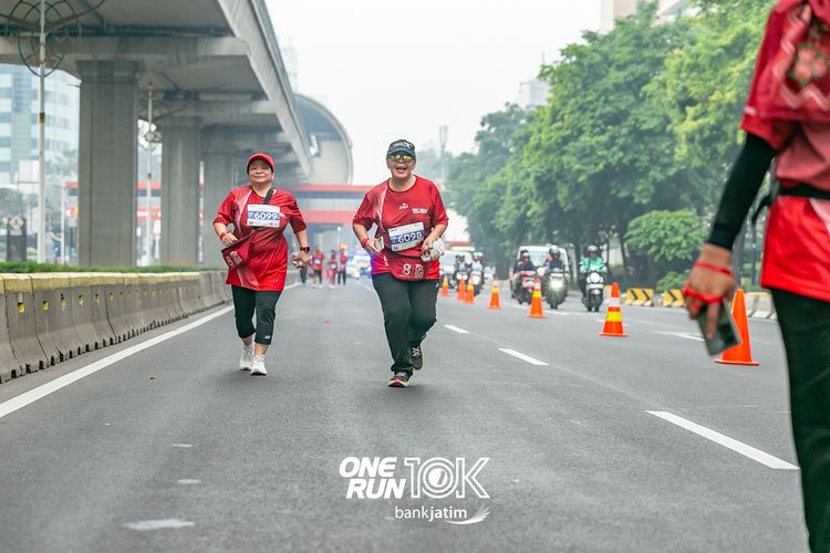 Race photo from ONE RUN 10 K