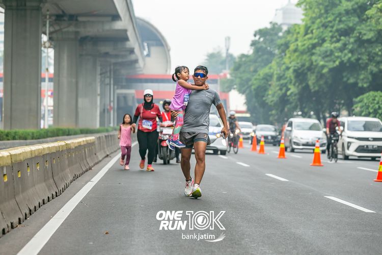 Race photo from ONE RUN 10 K