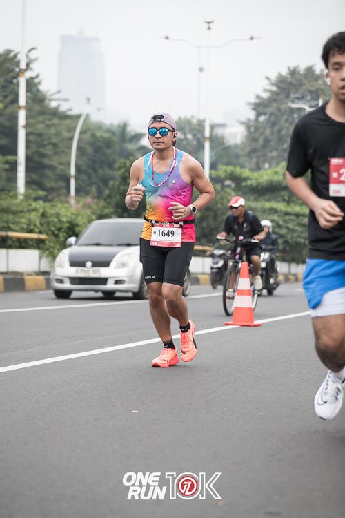 Race photo from ONE RUN 10K 2025