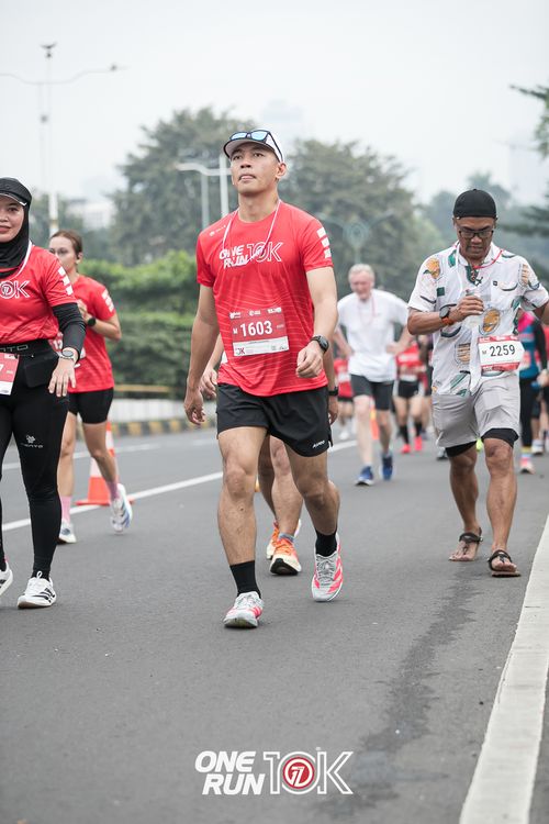 Race photo from ONE RUN 10K 2025