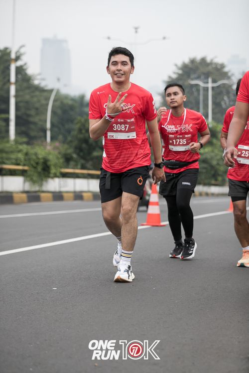 Race photo from ONE RUN 10K 2025