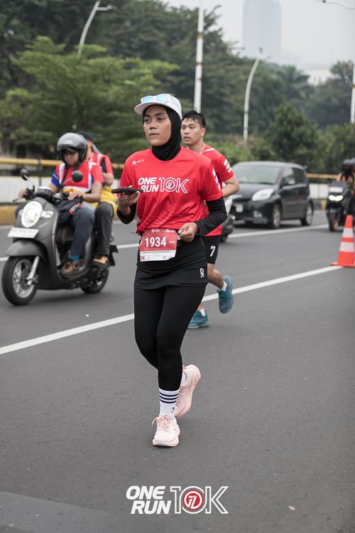 Race photo from ONE RUN 10K 2025