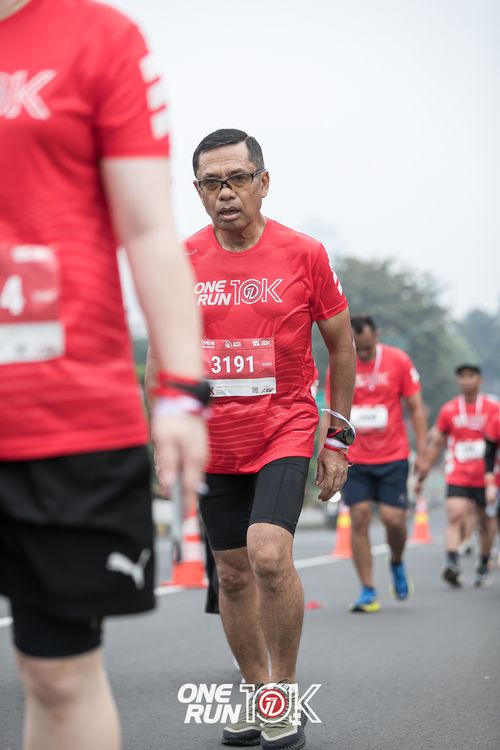 Race photo from ONE RUN 10K 2025