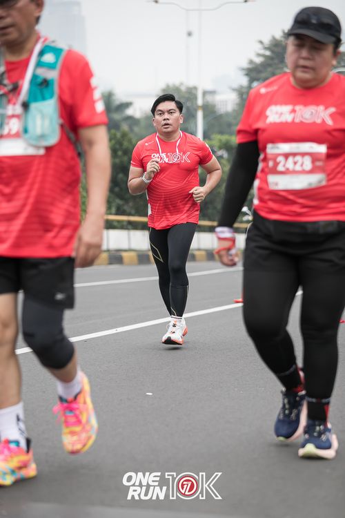 Race photo from ONE RUN 10K 2025