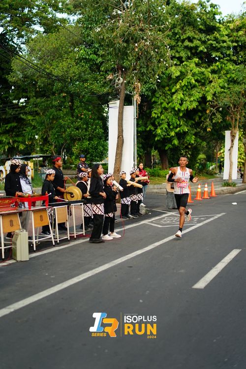 Race photo from Isoplus Run 2024 Surabaya