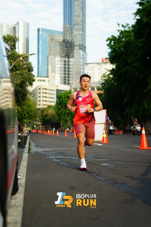 Race photo from Isoplus Run 2024 Surabaya