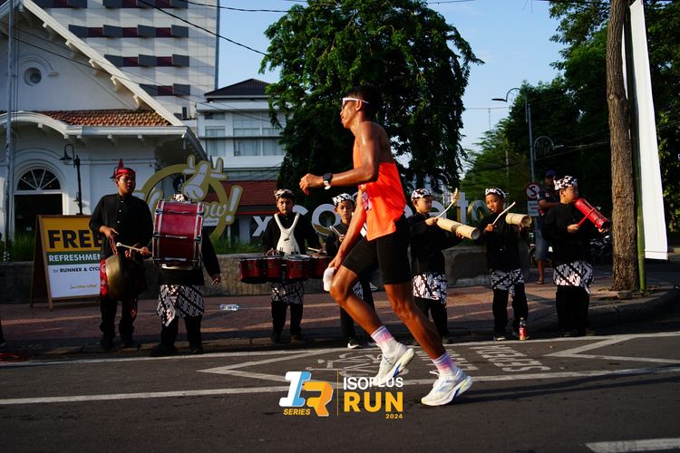 Race photo from Isoplus Run 2024 Surabaya
