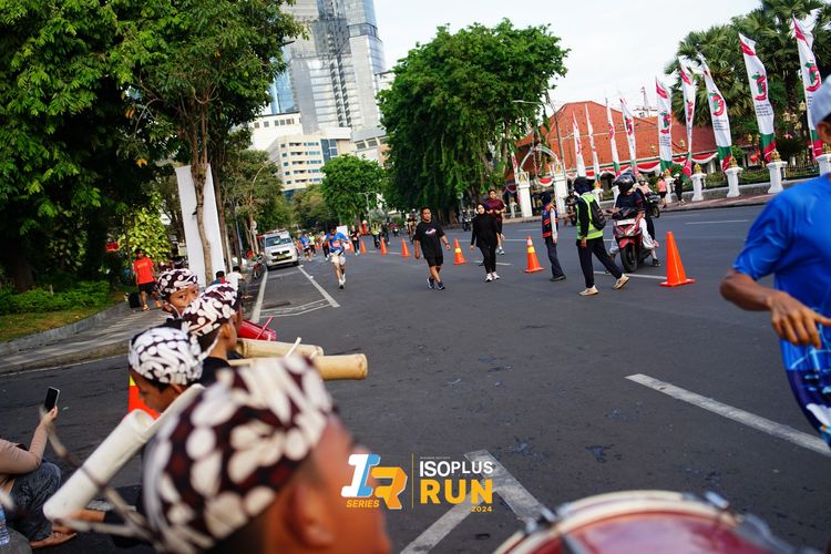 Race photo from Isoplus Run 2024 Surabaya