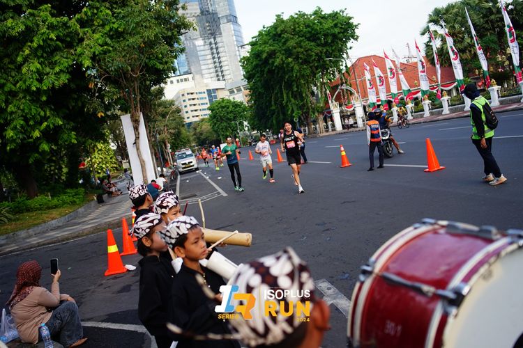 Race photo from Isoplus Run 2024 Surabaya