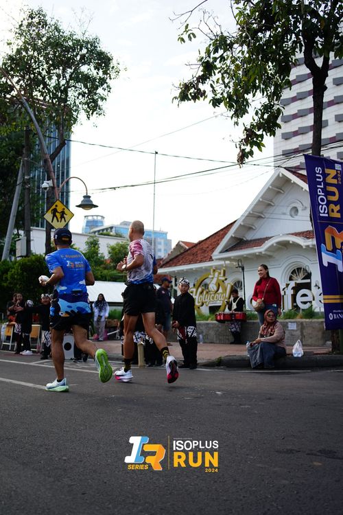 Race photo from Isoplus Run 2024 Surabaya