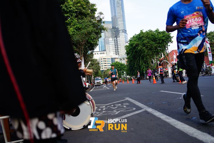 Race photo from Isoplus Run 2024 Surabaya