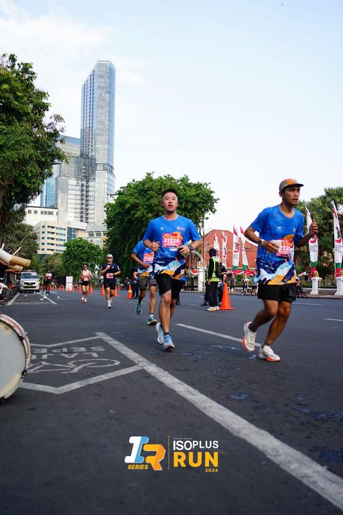 Race photo from Isoplus Run 2024 Surabaya