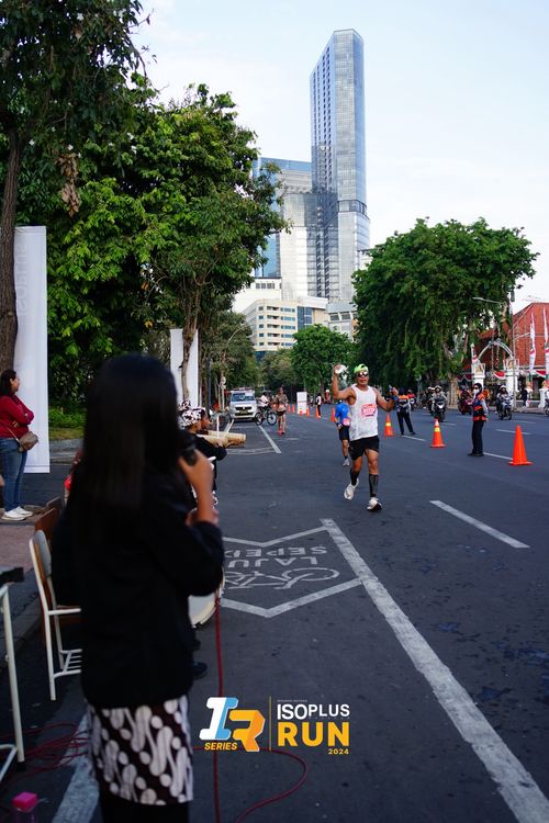 Race photo from Isoplus Run 2024 Surabaya