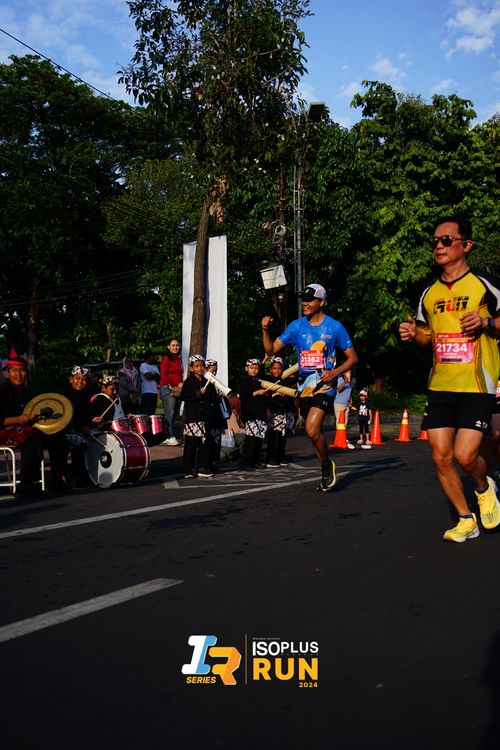 Race photo from Isoplus Run 2024 Surabaya
