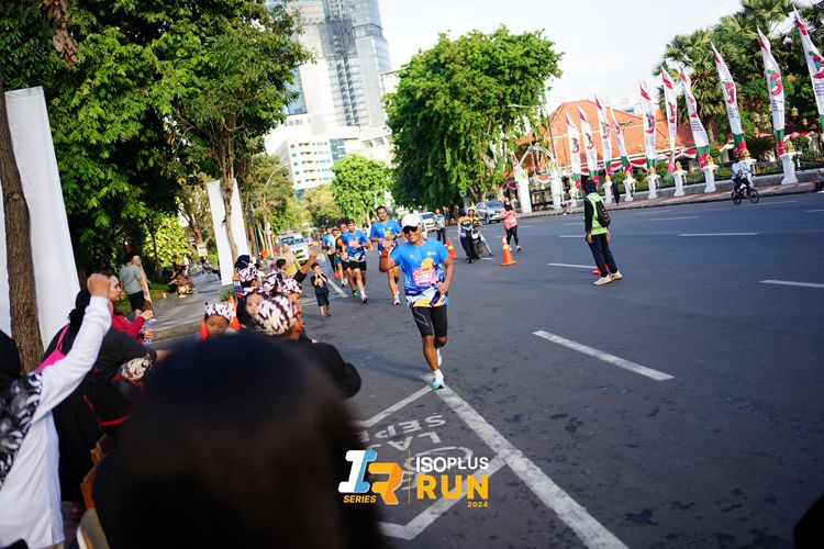 Race photo from Isoplus Run 2024 Surabaya