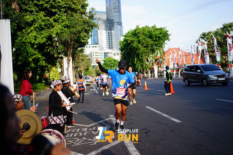 Race photo from Isoplus Run 2024 Surabaya