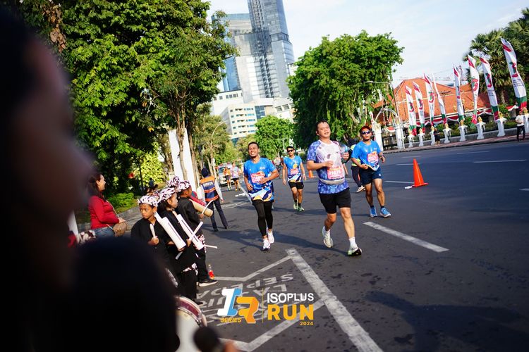 Race photo from Isoplus Run 2024 Surabaya