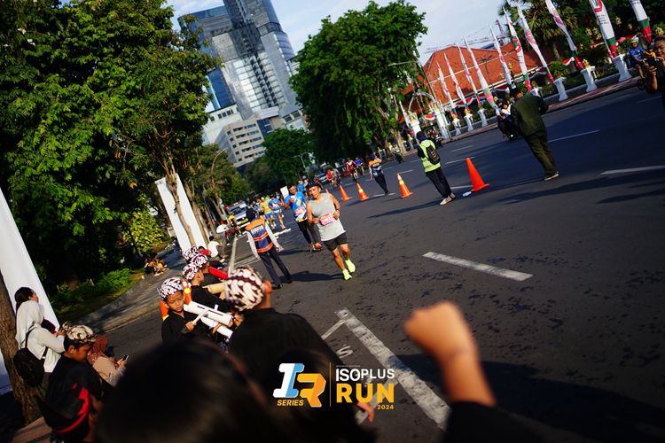 Race photo from Isoplus Run 2024 Surabaya