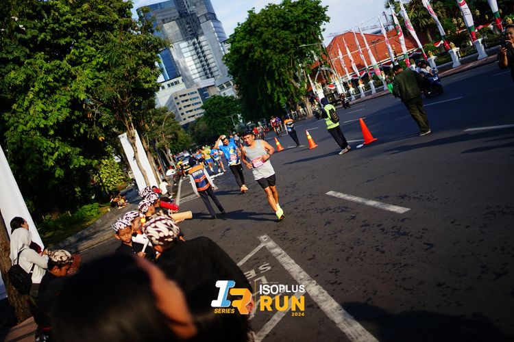 Race photo from Isoplus Run 2024 Surabaya