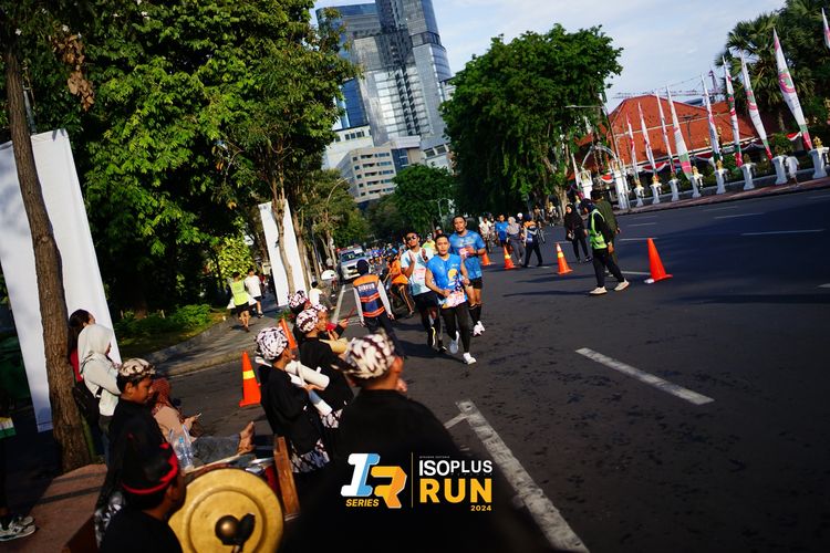 Race photo from Isoplus Run 2024 Surabaya