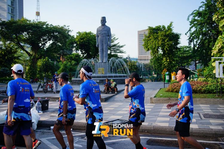 Race photo from Isoplus Run 2024 Surabaya