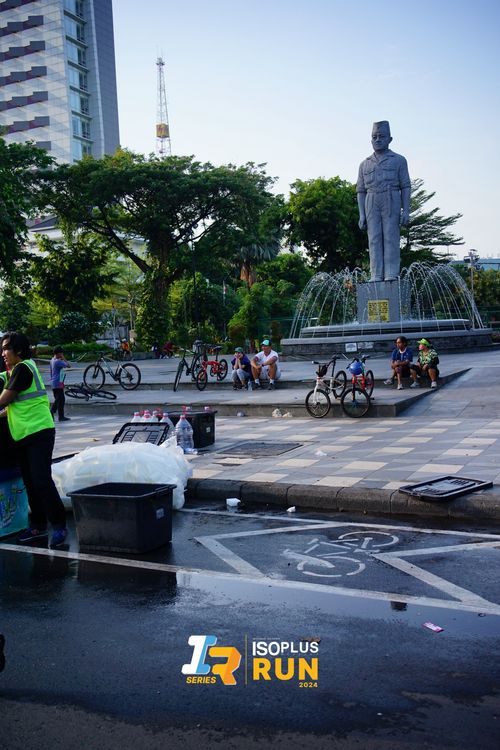 Race photo from Isoplus Run 2024 Surabaya