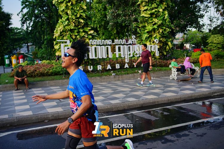 Race photo from Isoplus Run 2024 Surabaya