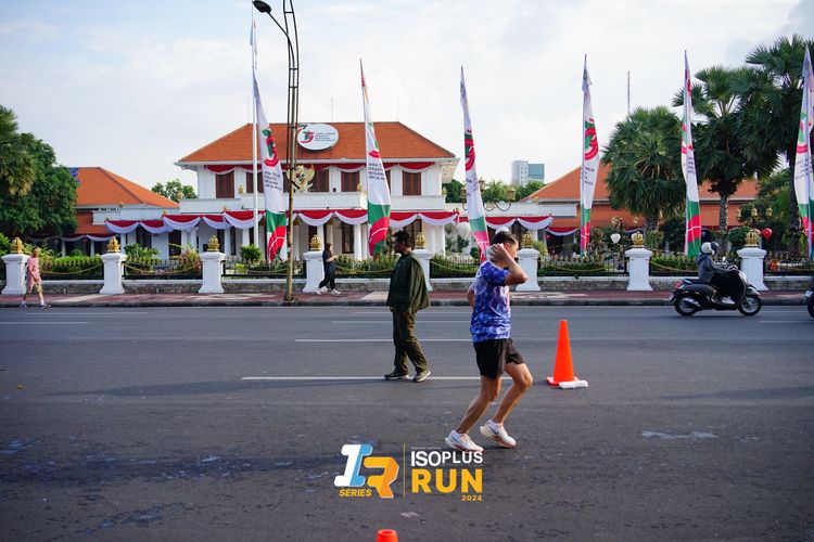 Race photo from Isoplus Run 2024 Surabaya