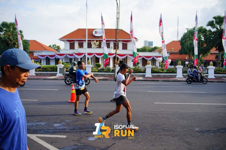 Race photo from Isoplus Run 2024 Surabaya