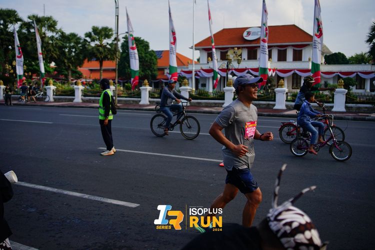 Race photo from Isoplus Run 2024 Surabaya