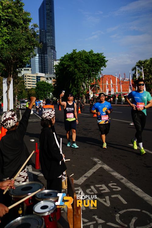 Race photo from Isoplus Run 2024 Surabaya