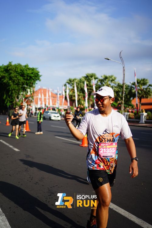 Race photo from Isoplus Run 2024 Surabaya