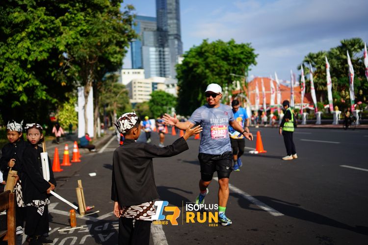 Race photo from Isoplus Run 2024 Surabaya