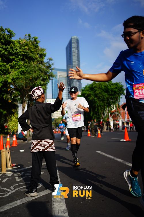 Race photo from Isoplus Run 2024 Surabaya