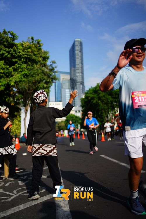 Race photo from Isoplus Run 2024 Surabaya