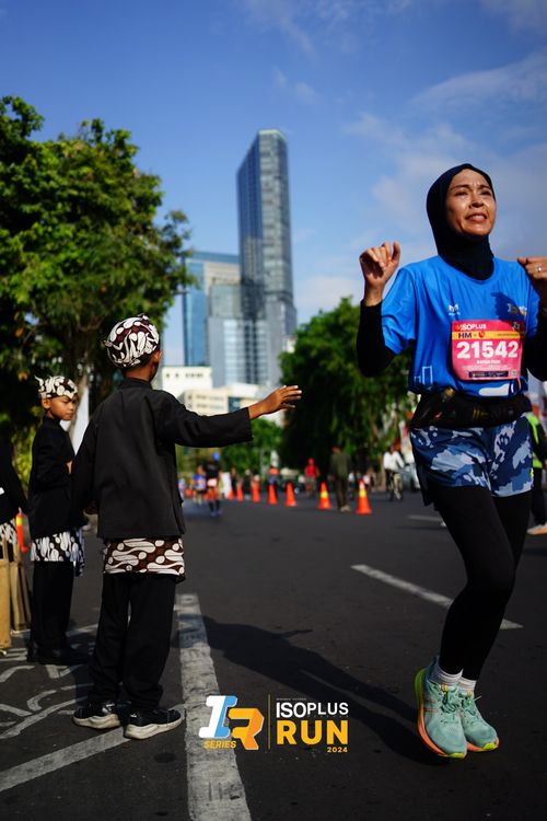Race photo from Isoplus Run 2024 Surabaya