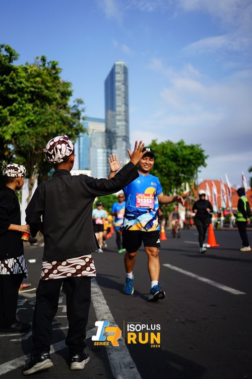 Race photo from Isoplus Run 2024 Surabaya