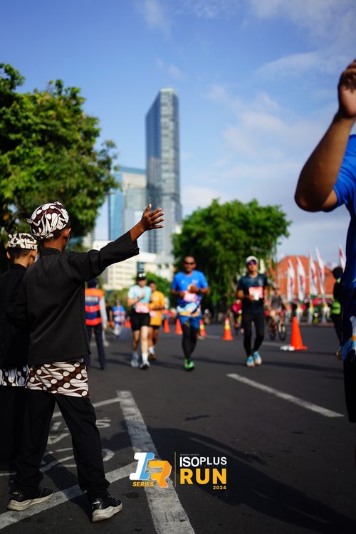 Race photo from Isoplus Run 2024 Surabaya
